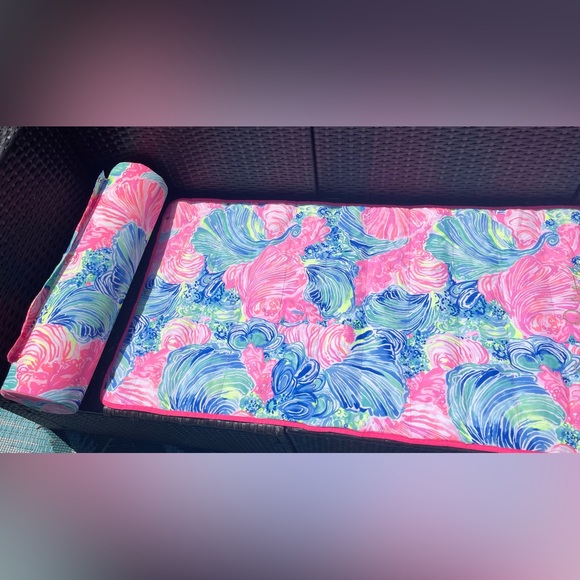 Lilly Pulitzer Beach Mat Splash Into Summer Beach Pool Roll Up Mat Pillow Yoga - Picture 9 of 16